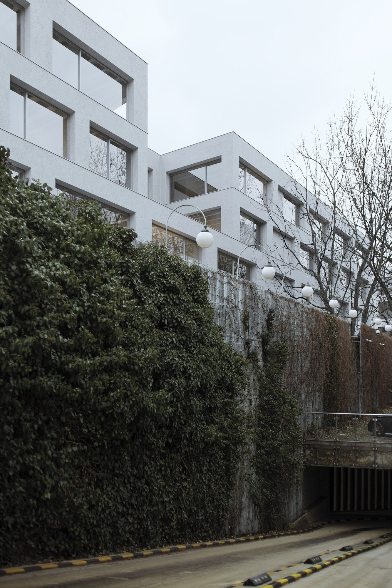 Court of Appeal / facade and landscape